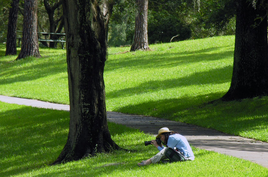 Mia photographing at Sawgrass Lake Park in 2006 © Patty Ritter
